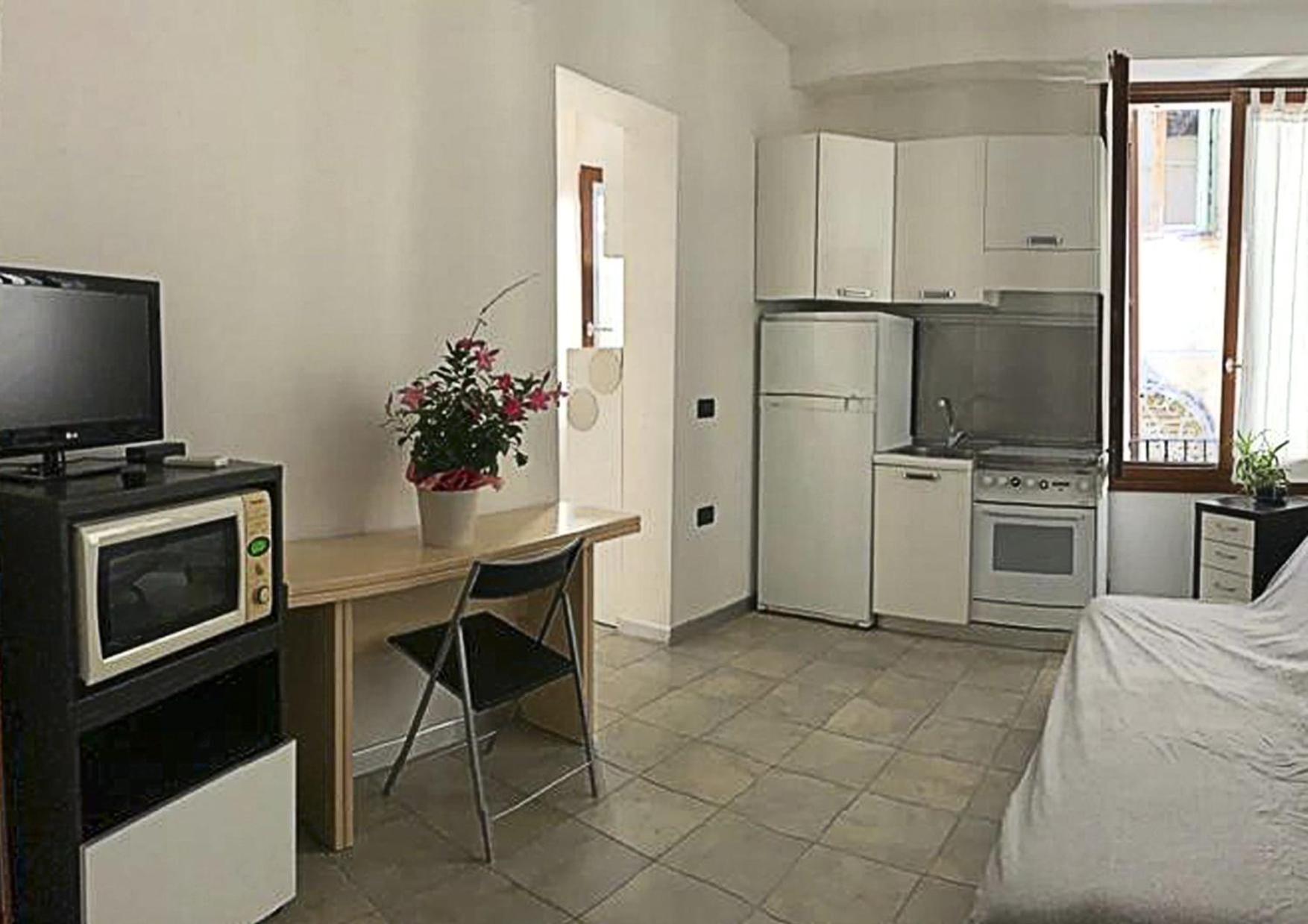 Casa Manuela Non Turisti Ma Ospiti Apartman Chioggia Kültér fotó